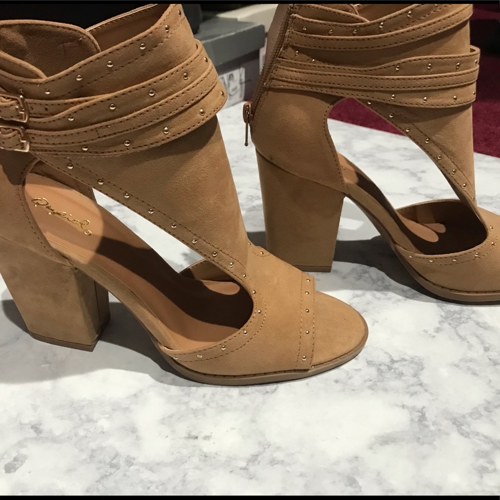 Camel ankle booty size 8 1/2 - Picture 6 of 8